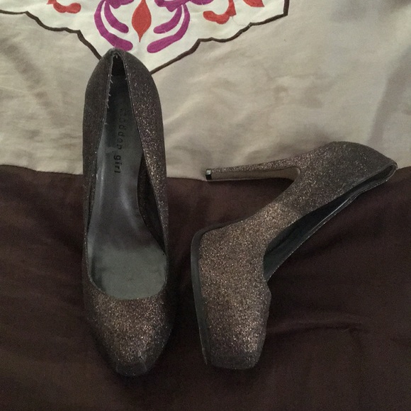 5 inch heel glittery heels. - Picture 2 of 4